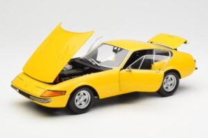 Ferrari 365 GTB/4 Daytona Jaune Kyosho 1:18 08162Y Métal — image 2 sur 8