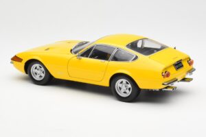 Ferrari 365 GTB/4 Daytona Jaune Kyosho 1:18 08162Y Métal — image 7 sur 8