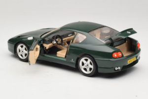 Ferrari 456 GT Vert Foncé Bburago 1:18 3046-GR1 Métal — image 5 sur 8