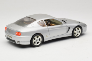Ferrari 456 GT Argent Bburago 1:18 3336-S1 Métal — image 3 sur 8