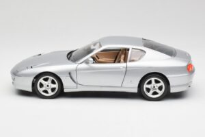 Ferrari 456 GT Argent Bburago 1:18 3036-M2 Métal — image 4 sur 8
