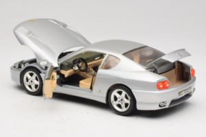 Ferrari 456 GT Argent Bburago 1:18 3336-S1 Métal — image 5 sur 8