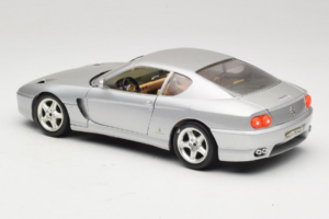 Ferrari 456 GT Argent Bburago 1:18 3336-S1 Métal — image 7 sur 8
