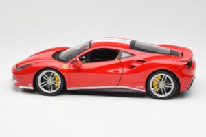 Ferrari 488 GTB Rouge Bburago 1:18 18-76102 Métal — image 4 sur 8