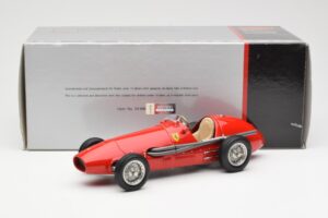 Ferrari 500 F2 #1 A. Ascari F1 Double World Champion 1952-1953 CMC 1:18 M-056 Métal — image 6 sur 6
