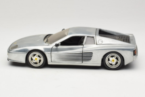 Ferrari 512M Chrome Silver Hot Wheels 1:18 25739 Métal — image 4 sur 8