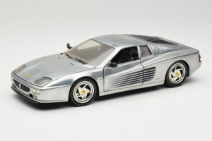 Ferrari 512M Chrome Silver Hot Wheels 1:18 25739 Métal