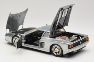 Ferrari 512M Chrome Silver Hot Wheels 1:18 25739 Métal — image 5 sur 8