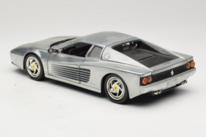 Ferrari 512M Chrome Silver Hot Wheels 1:18 25739 Métal — image 7 sur 8