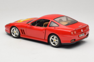 Ferrari 550 Maranello 22 Jahre Ferrari Model Club Rouge Bburago 1:18 3064-P2 Métal — image 7 sur 8