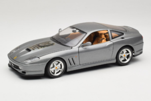 Ferrari 550 Maranello 25 Jahre Ferrari Model Club Argent 2e Version Bburago 1:18 3064-S1 Métal