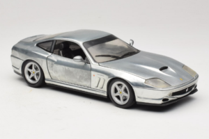 Ferrari 550 Maranello Chrome Silver Hot Wheels 1:18 25740 Métal — image 6 sur 8