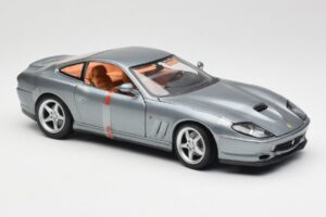 Ferrari 550 Maranello Gris Métallique Maisto 1:18 4839 Métal — image 4 sur 6