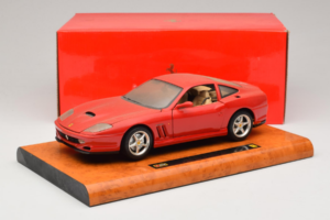 Ferrari 550 Maranello Technik Museum Speyer Edition Bburago 1:18 B001 Métal — image 8 sur 8
