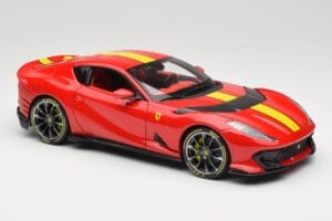Ferrari 812 Competizione Rosso Corsa Avec Bandes Jaunes Bburago 1:18 18-16915 Métal — image 6 sur 8