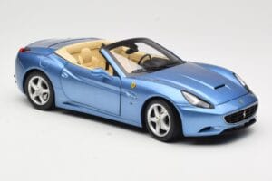 Ferrari California Bleu Clair Hot Wheels 1:18 N2043 Métal — image 6 sur 8