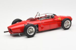 Ferrari Dino 156 Sharknose F1 1961 CMC 1:18 M-078 Métal — image 2 sur 6