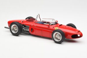 Ferrari Dino 156 Sharknose F1 1961 CMC 1:18 M-078 Métal — image 4 sur 6