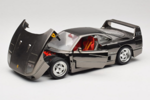 Ferrari F40 Chrome Black Bburago 1:18 3401-B1 Métal — image 2 sur 8