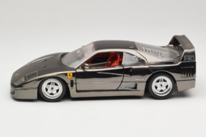 Ferrari F40 Chrome Black Bburago 1:18 3401-B1 Métal — image 4 sur 8