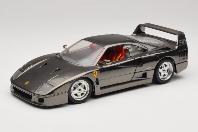 Ferrari F40 Chrome Black Bburago 1:18 3401-B1 Métal