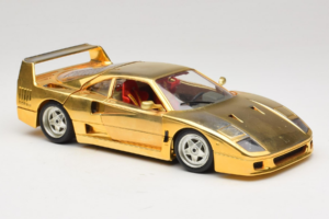 Ferrari F40 Chrome Gold Limited Edition 250 pcs Bburago 1:18 3332-G1 Métal — image 6 sur 8