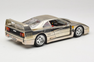 Ferrari F40 Chrome Silver Bburago 1:18 3401 Métal — image 3 sur 8
