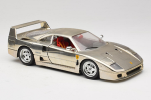 Ferrari F40 Chrome Silver Bburago 1:18 3401 Métal — image 6 sur 8