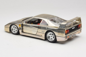 Ferrari F40 Chrome Silver Bburago 1:18 3401 Métal — image 7 sur 8