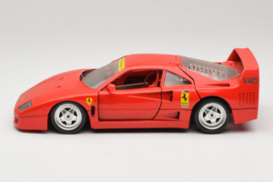 Ferrari F40 Club Deutschland Rouge Bburago 1:18 3032-L3 Métal — image 4 sur 8