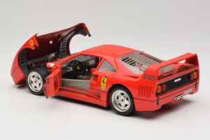 Ferrari F40 Club Deutschland Rouge Bburago 1:18 3032-L3 Métal — image 5 sur 8