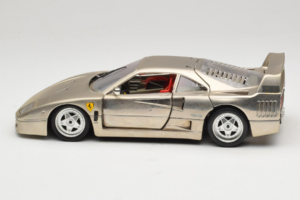 Ferrari F40 Dark Chrome Silver Kroymans Édition Limitée Bburago 1:18 3032-C2 Métal — image 4 sur 8