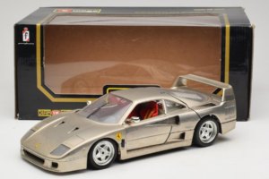 Ferrari F40 Dark Chrome Silver Kroymans Édition Limitée Bburago 1:18 3032-C2 Métal — image 8 sur 8