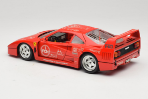 Ferrari F40 Evoluzione FC Nürnberg Special Edition Rouge Bburago 1:18 3042-FCN Métal — image 7 sur 8