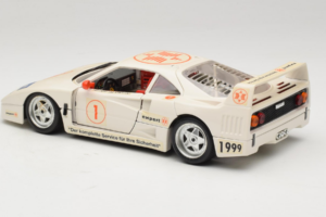 Ferrari F40 #1 Expert Blanc 1987 Bburago 1:18 3332-W2 Métal — image 7 sur 8