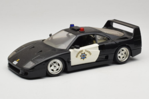 Ferrari F40 Highway Patrol Noir Blanc Bburago 1:18 3022-H1 Métal