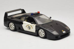 Ferrari F40 Highway Patrol Noir Blanc Bburago 1:18 3022-H1 Métal — image 6 sur 8