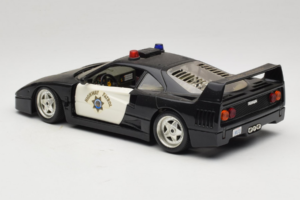 Ferrari F40 Highway Patrol Noir Blanc Bburago 1:18 3022-H1 Métal — image 7 sur 8