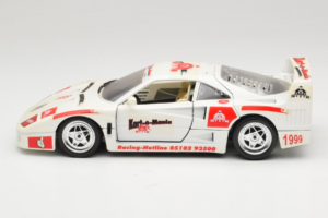 Ferrari F40 Kart-o-Mania Blanc Bburago 1:18 3332-W3 Métal — image 4 sur 8