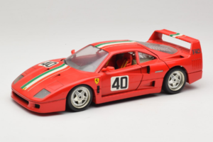 Ferrari F40 #40 Rouge avec Drapeau Italien Bburago 1:18 3032-P1 Métal