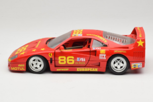 Ferrari F40 LM #86 Ch. Pozzi IMSA 24 Hours of Le Mans 1985 Rouge Bburago 1:18 3332-P6 Métal — image 4 sur 8