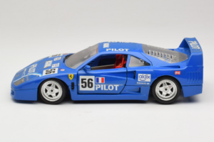 Ferrari F40 Pilot #56 Bleu Bburago 1:18 3332-BL1 Métal — image 4 sur 8