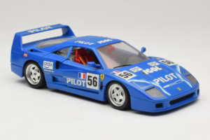 Ferrari F40 Pilot #56 Bleu Bburago 1:18 3332-BL1 Métal — image 6 sur 8