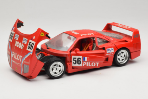 Ferrari F40 #56 Pilot Rouge 1987 Bburago 1:18 3332-P2 Métal — image 2 sur 8