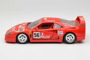 Ferrari F40 #56 Pilot Rouge 1987 Bburago 1:18 3332-P2 Métal — image 4 sur 8