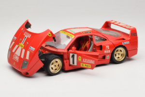 Ferrari F40 Pirelli Agip #1 Ferrari Club Italia Rouge Bburago 1:18 3032-P2 Métal — image 2 sur 8