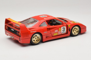 Ferrari F40 #3 Pirelli Rouge 1987 Bburago 1:18 3332-P4 Métal — image 3 sur 8