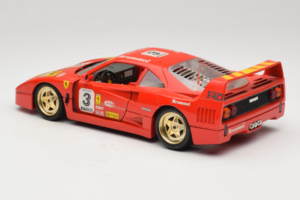 Ferrari F40 #3 Pirelli Rouge 1987 Bburago 1:18 3332-P4 Métal — image 7 sur 8