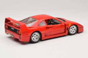 Ferrari F40 Rouge Diamond Edition Bburago 1:18 3022-P1 Métal — image 3 sur 8