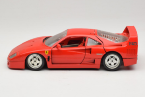 Ferrari F40 Rouge Diamond Edition Bburago 1:18 3022-P1 Métal — image 4 sur 8